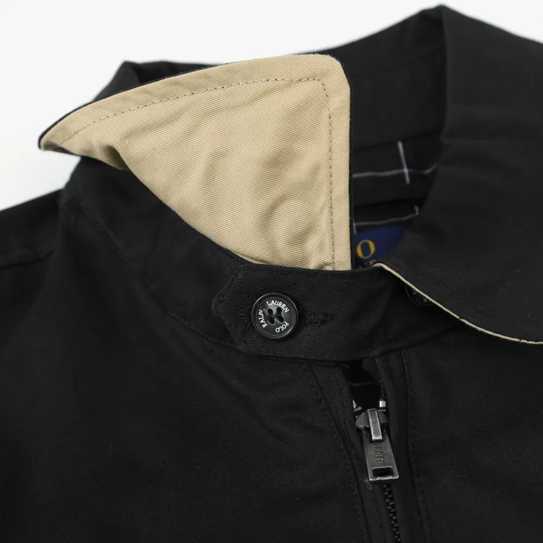 P350 Model No.: R08 Ralph Lauren/Ralph Lauren Classic Unisex Old Cadre Zipper Jacket Size #S/M/L/XL Color #Khaki Black Navy Recommended by many fashion bloggers, the Harrington jacket’s lapel zipper windproof design perfectly blends casual style with street trend elements, making it very suitable for neutral wear. The fabric texture of the jacket is excellent and comfortable to wear. It is a very versatile and trendy jacket. Original development, 100% pure cotton fabric, exquisite embroidery, evergreen style for all seasons, feel free to buy it, retro will never go out of style!  Reference# Length: 68/70/72/74 Bust: 128/132/136/140 Shoulder Width: 52/53/54/55